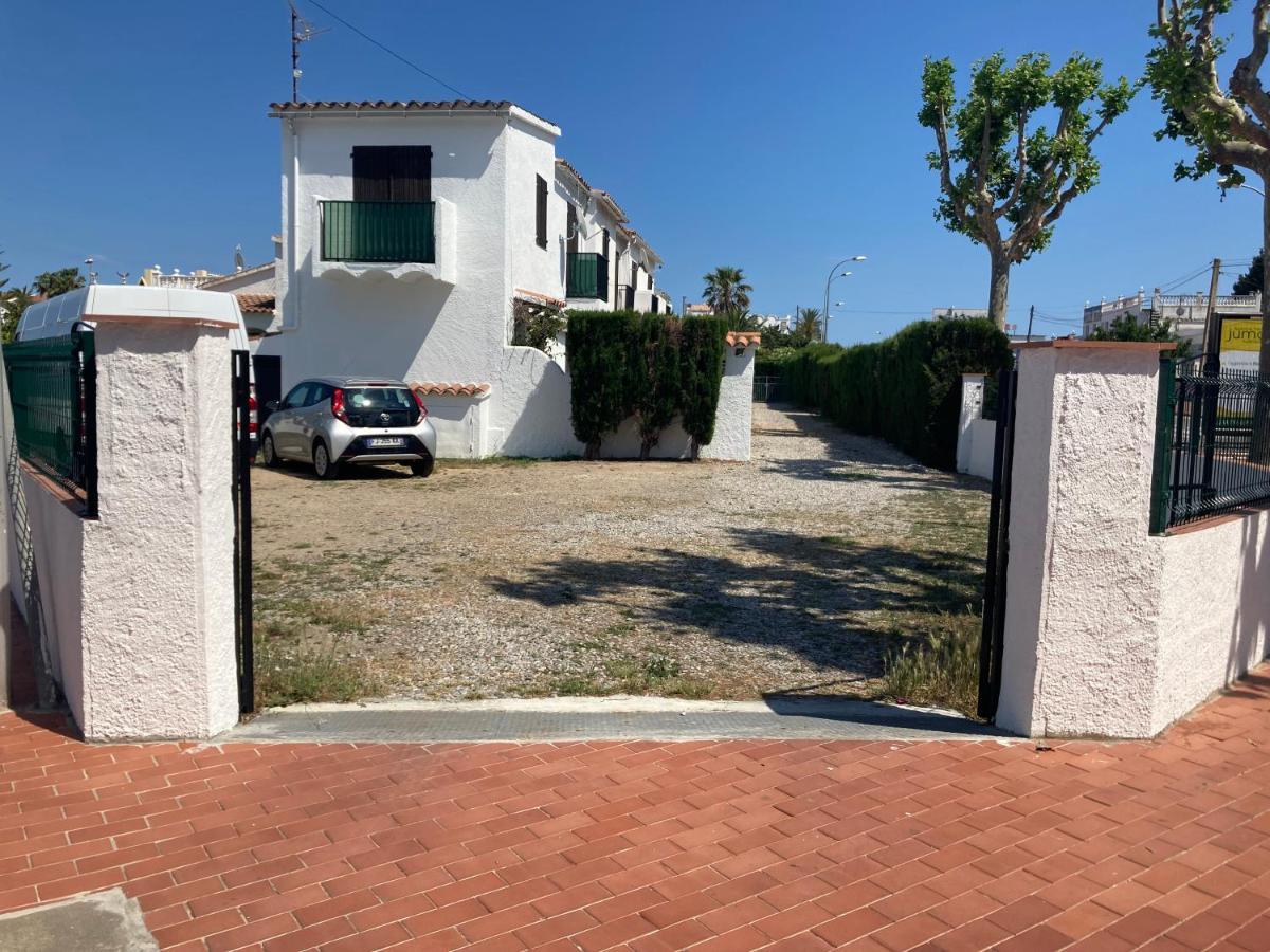 Charmante Maison Coeur De Ville 650M Plage Empuriabrava Exterior foto