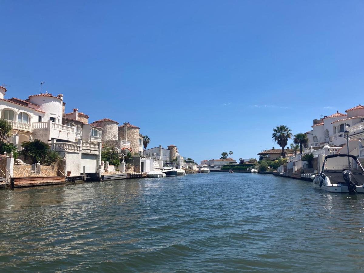 Charmante Maison Coeur De Ville 650M Plage Empuriabrava Exterior foto